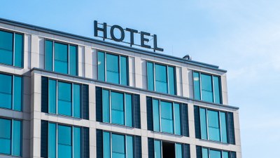 Com poden els hotels reduir el consum energètic sense afectar el confort dels clients?