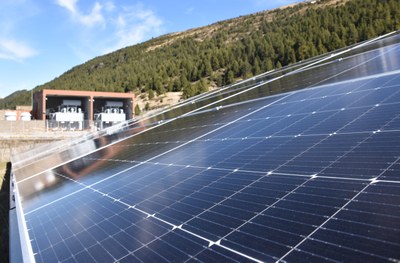 El parc fotovoltaic de Grau Roig supera els 1,4 milions de kWh produïts en el primer any a ple rendiment