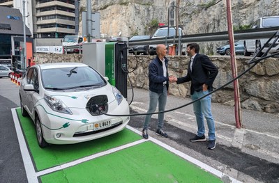 FEDA Solucions instal·la dos nous carregadors ràpids per a vehicles elèctrics a Andorra la Vella